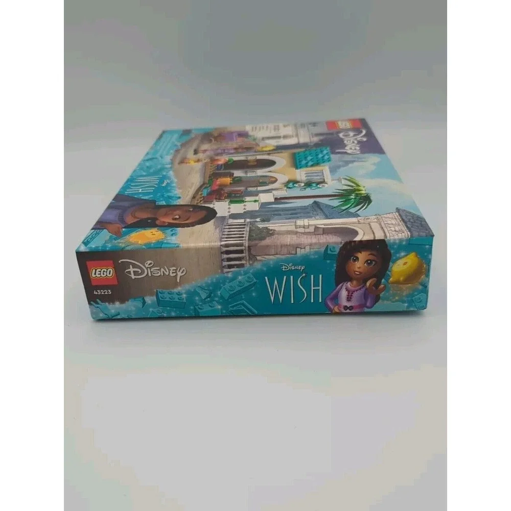 LEGO Disney Wish: Asha‎ in The City of Rosas 43223 Building Toy Set